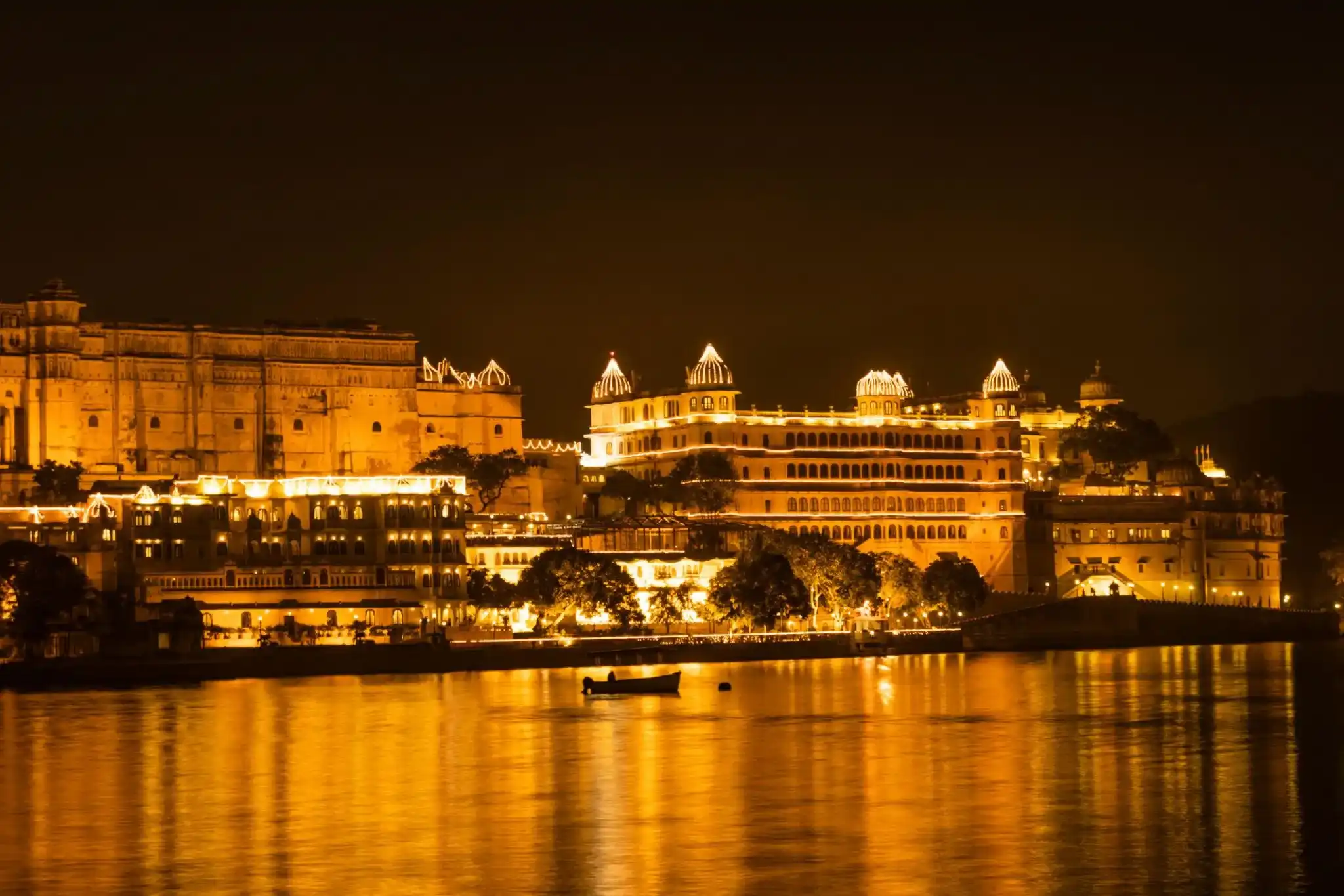 Beautiful Diwali Decorations and Lighting in Udaipur
